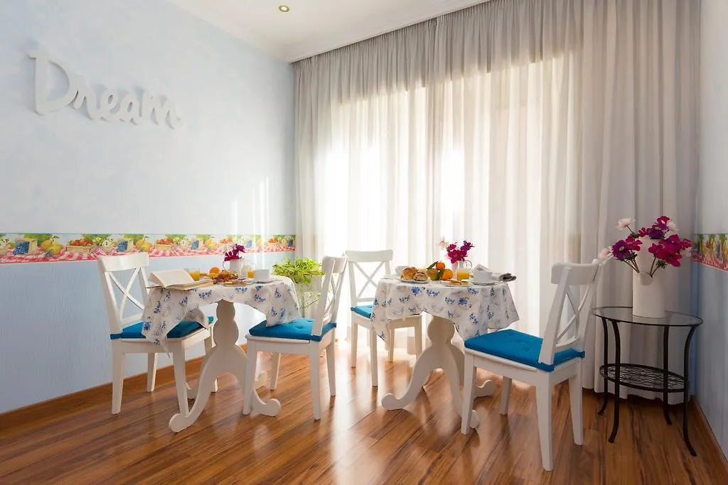 Oda ve Kahvaltı Malkavacanze B&B Roma